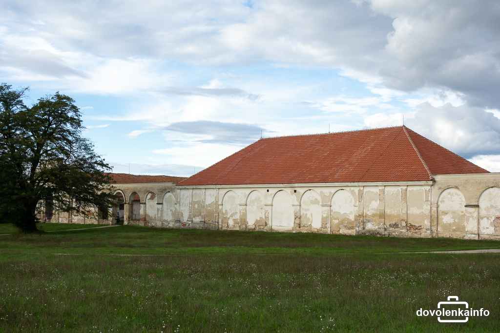 Nový Dvůr - historický statok s peknými architektonickými líniami.